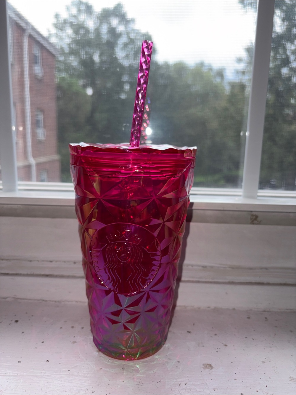 16oz Starbucks Iridescent Hot Pink Diamond-Pattern Tumbler with Straw